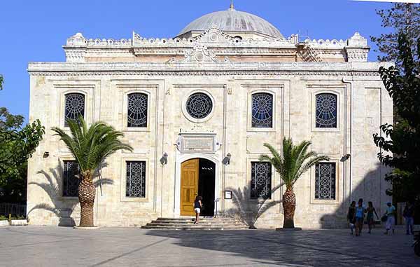 Собор Святого Тита - кафедральный собор Ираклионской архиепископии Критской православной церкви в городе Ираклионе на острове Крит в Греции.